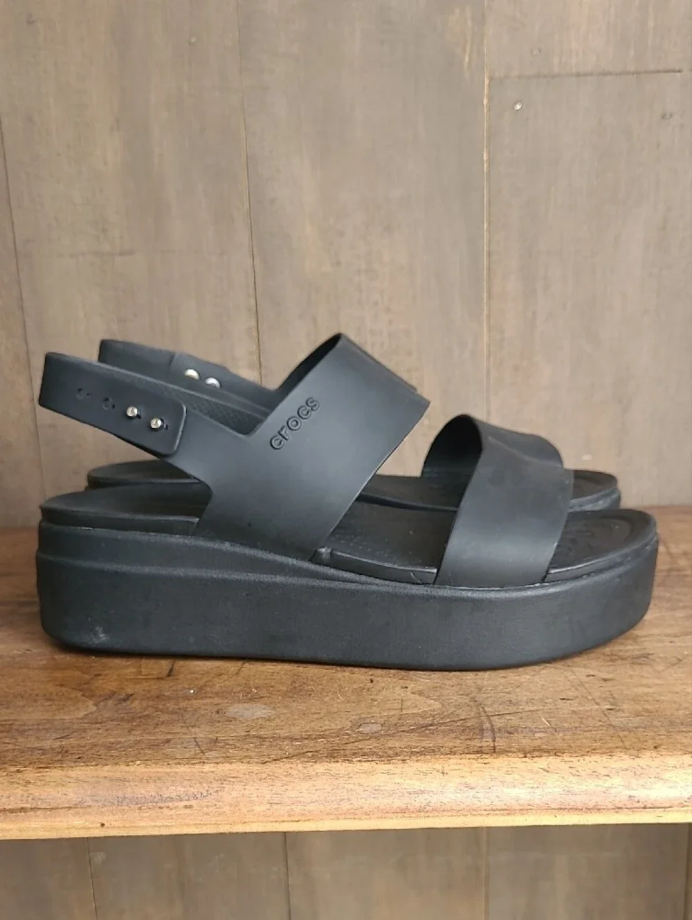 Crocs Brooklyn Wedge Sandal Women's sz 8 Black Double Strap Platform Sandal